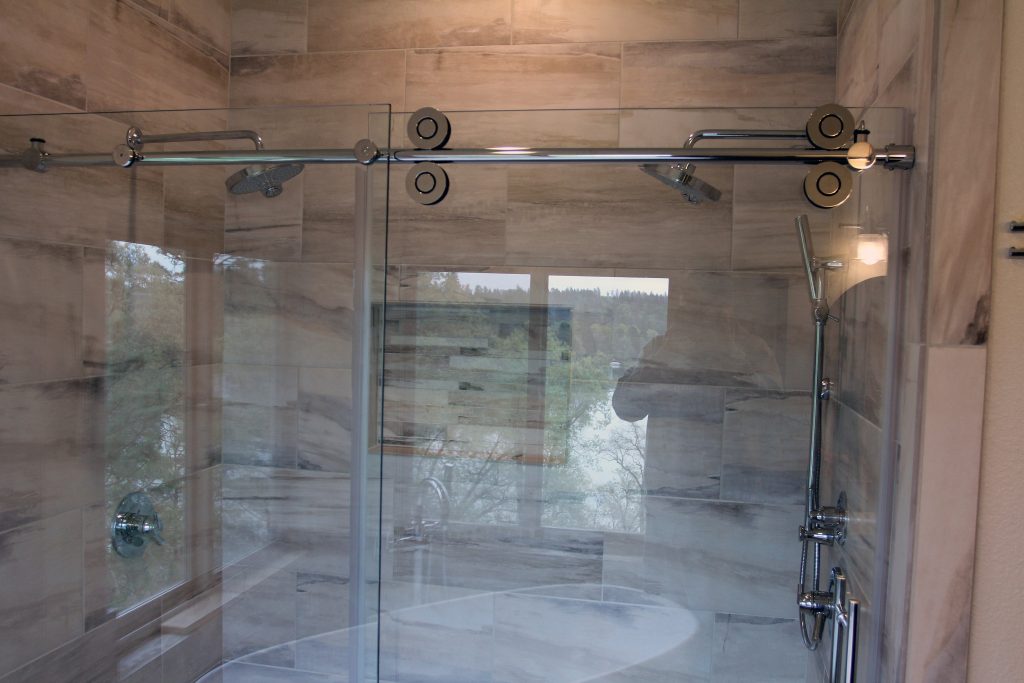 shower-slider-barn-doors