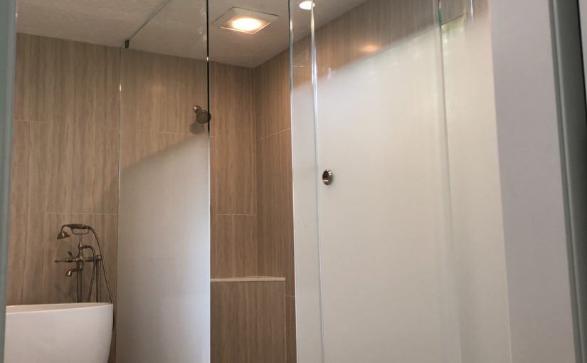 Shower Panel and Water Closet – Gradient Glass